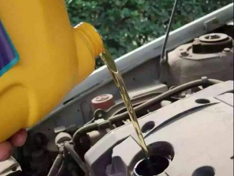 ​​5000公里就必须要换一次机油？好多新手不懂，别被4S店坑了