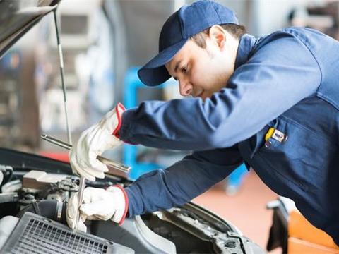 5000公里换一次机油靠不住，老司机：不想换发动机需要这样换!