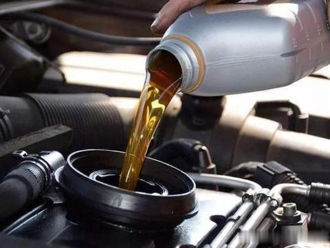 新车5000公里换机油是骗局？修车师傅：不想经常去修车就听我的