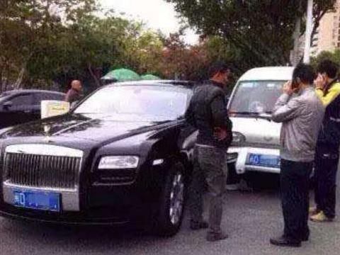 交警支招：买车险别听保险公司“忽悠”，聪明人买这4种就够了