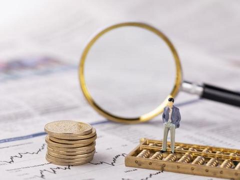 一个月工资多少钱，才可以供得起10万左右的车子？