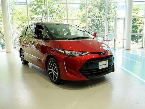 丰田“大霸王”新增8座车型，双色车身很漂亮，搭载2.4L混动！