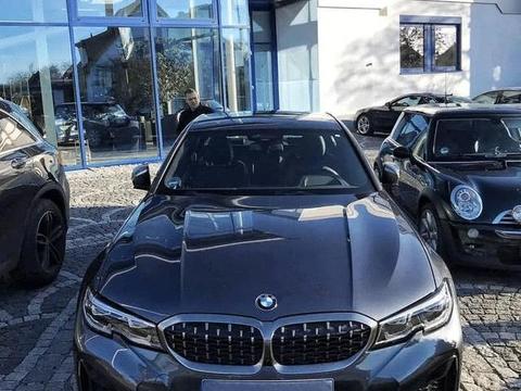 新一代宝马3系到店实拍，售价曝光，看了内饰果断放弃奔驰C级