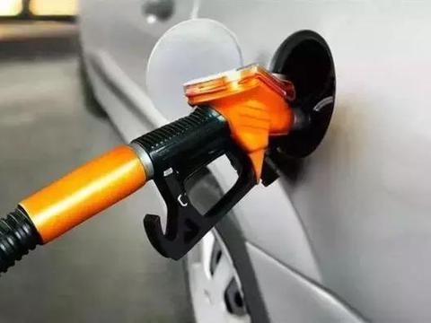 好端端的汽车，为何今年就卖不动了呢？网友：不想供个爷！
