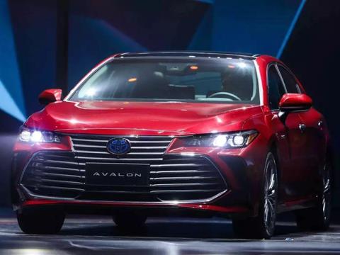 速递!新鲜的“日系中型三厢车“资讯全在这，看我就够了