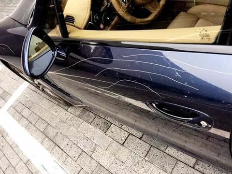 汽车划痕险到底该不该买？一旦遇到这3种情况，网友称这钱花得值