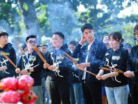 黄景瑜《月半爱丽丝》开机，化身音乐才子与关晓彤上演浪漫爱恋！