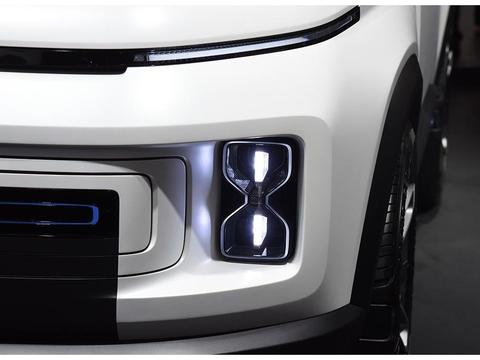 吉利的王牌来了，4座配对开车门，油耗2.6L比奥迪科幻