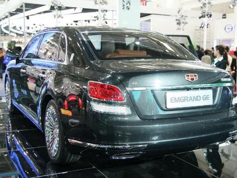 国产“劳斯莱斯”来袭，气场不输宾利，再看价格，网友：打扰了