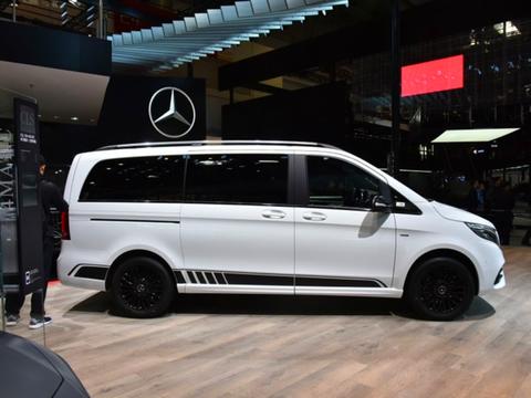 奔驰就诚恳了一次，后驱+超声探头+座椅加热，音响比宝马还出色