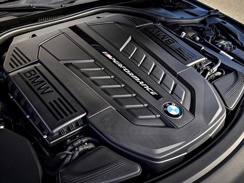《BMW》表示2023年后V12引擎将面临存亡挑战