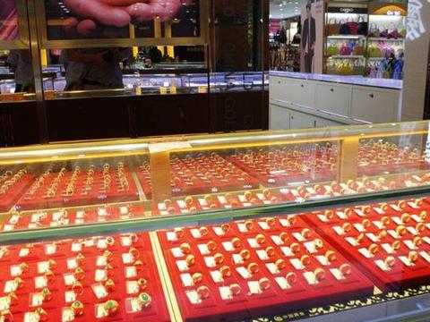 为什么金店有那么多的黄金，都是从哪里来的？内行人说出了实情|金店|黄金首饰|内行人_新浪新闻