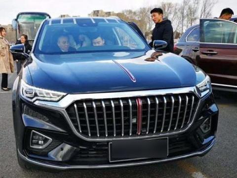 首台红旗HS5现身，后排空间有惊喜，车友:定价合适要大火特火