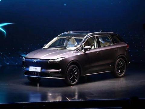 爱驰汽车携纯电动超跑及纯电动SUV车型 亮相上海国际车展