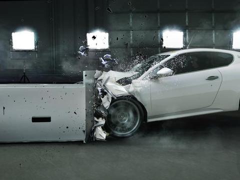 实验证明，车子时速高于64km/h，乘客安全将无法保障