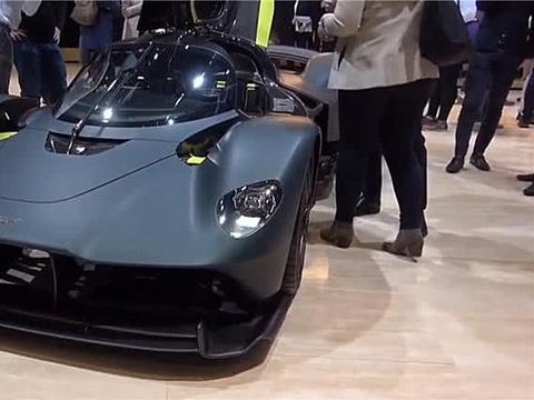 买不到的阿斯顿马丁，车重不到一吨，和五菱差不多，全球175台