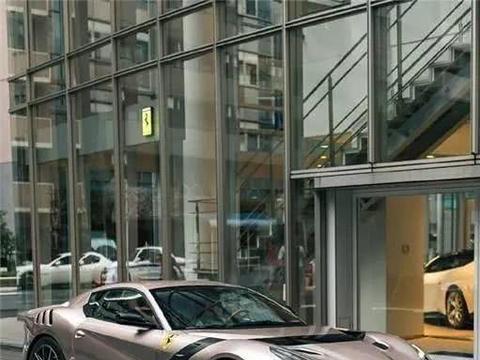 偶遇一辆法拉利，国内没几台，裸车价仅800万，却比拉法还快！