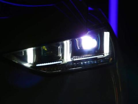 全球首个普及、全国首款搭载！WEY智能像素大灯媲美BBA！