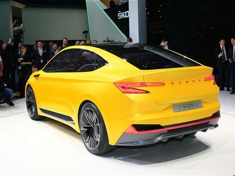 嫌大众套娃就看看它！带无框对开门的轿跑SUV，除了车标样样都强