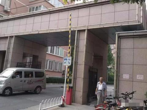 住9万一平高档小区的人开什么车？地库曝光，结果太意外
