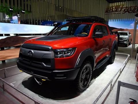 搭载微混动动力，路虎揽胜运动版HST亮相上海车展