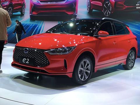 纯电动跨界两厢车 比亚迪e2亮相上海车展