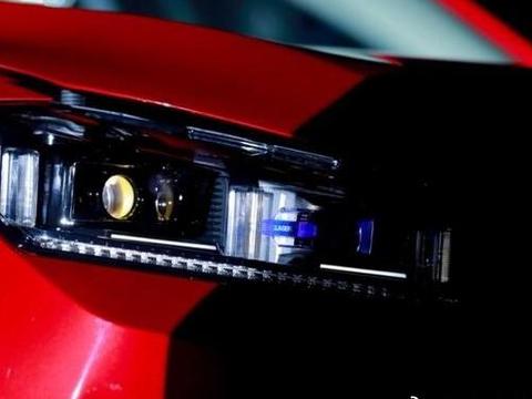 20万就能拥有BBA级别的豪华？WEY品牌开创智能车灯新时代！