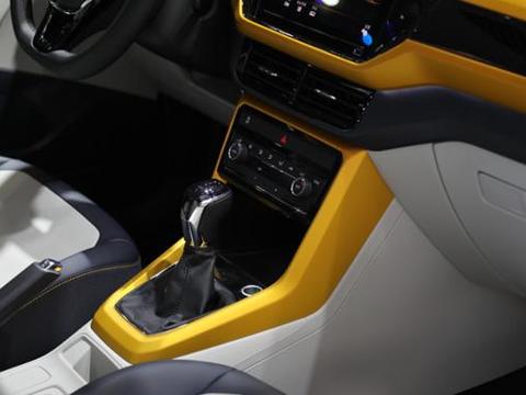 12万德系SUV，自带beats音响配低音炮年轻人开出街回头率秒全场