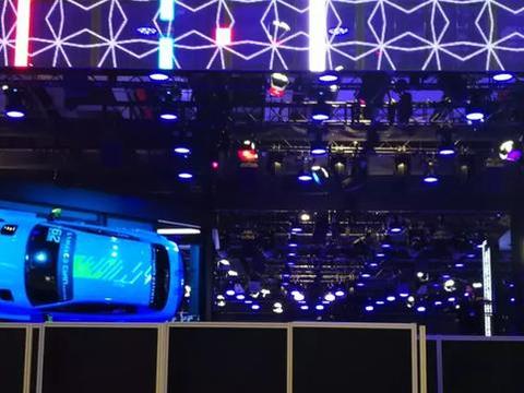 上海车展探馆，各品牌新车已到位，奔驰展台最多保安！