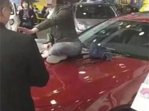 漏油事件对奔驰影响多大 看完上海车展奔驰馆，和预想大不一样