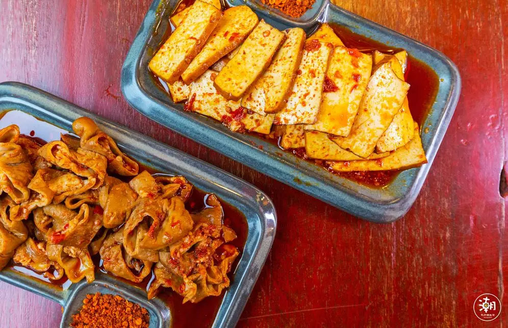 风靡全国,明星组团打卡的谭鸭血火锅,终于落户