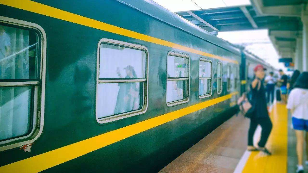 z火车卧铺图片硬卧图片