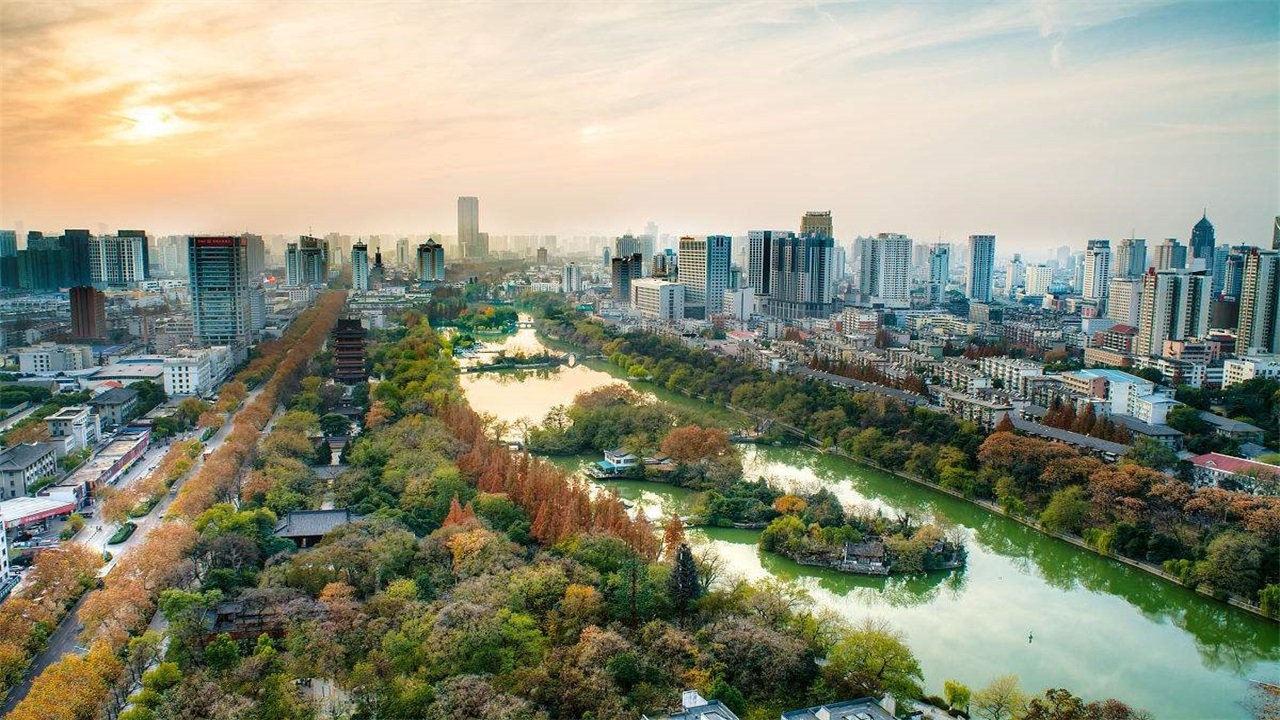 江西经济总量相近的省_江西经济管理学院(2)