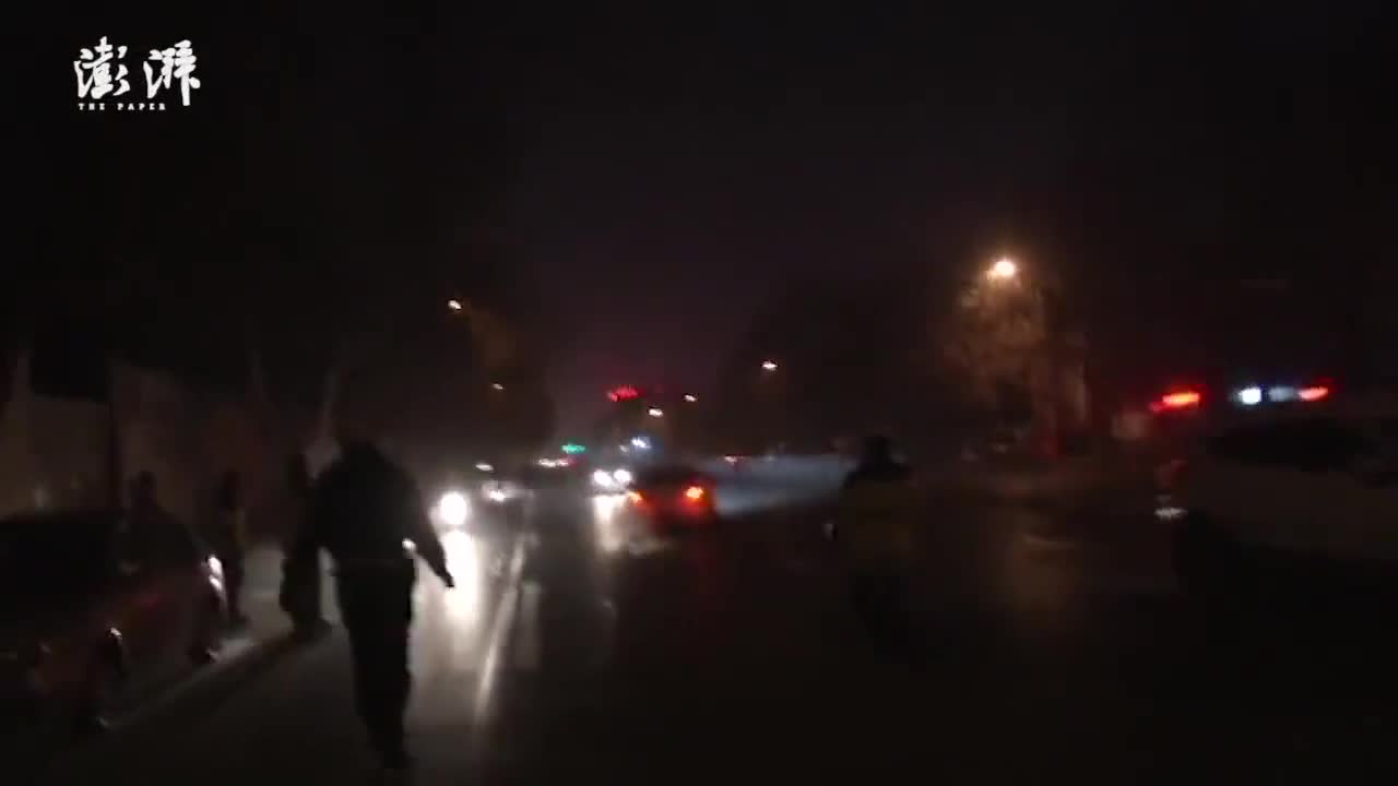 惊险22秒，跑车遇路检逆行疯狂逃窜