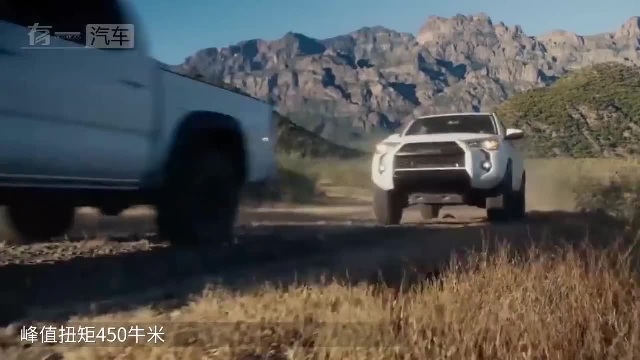 皮卡跑不赢跑车？老外开皮卡赛道挑战日产GTR，丰田名机果然牛！