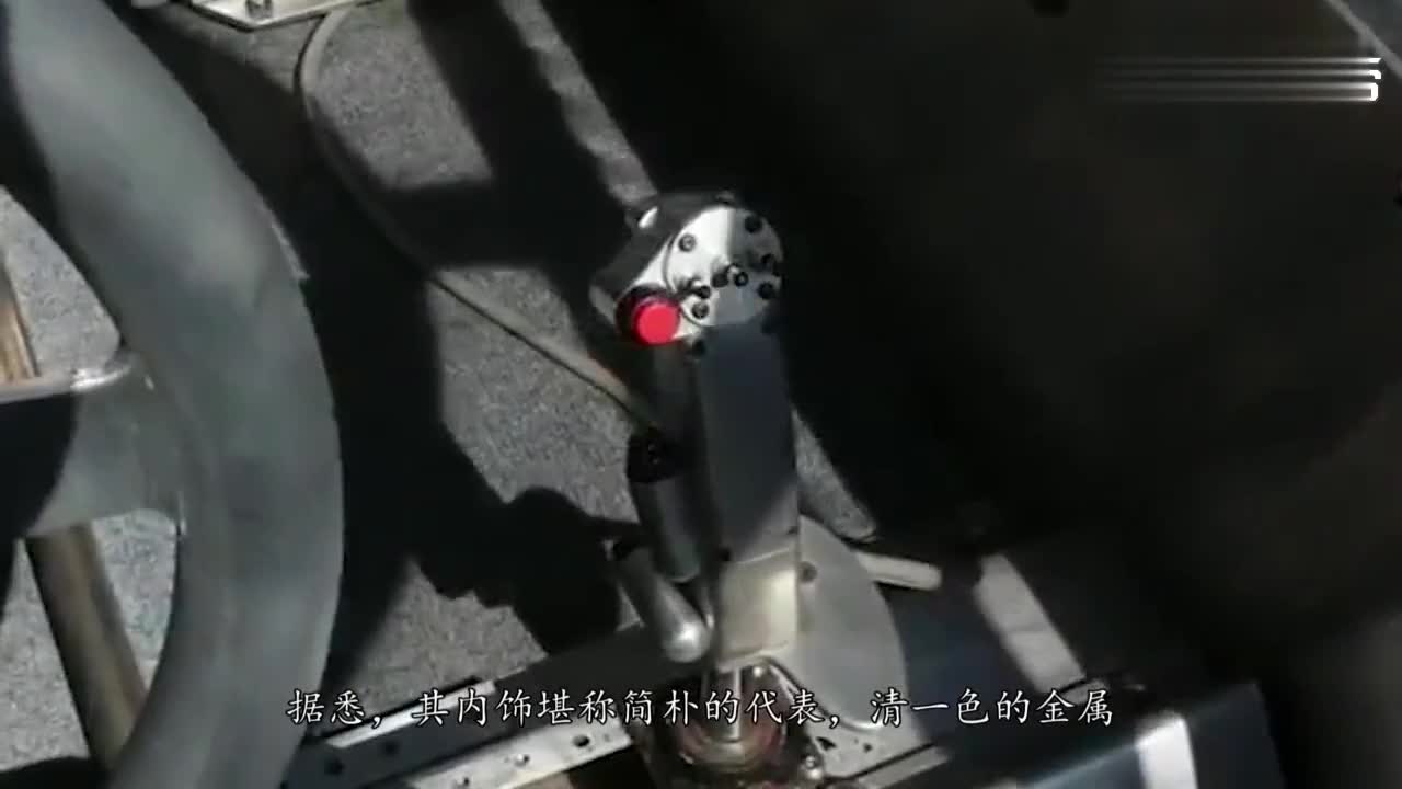 老外耗时6年造出两栖跑车，时速可达200公里，下水比游艇还快