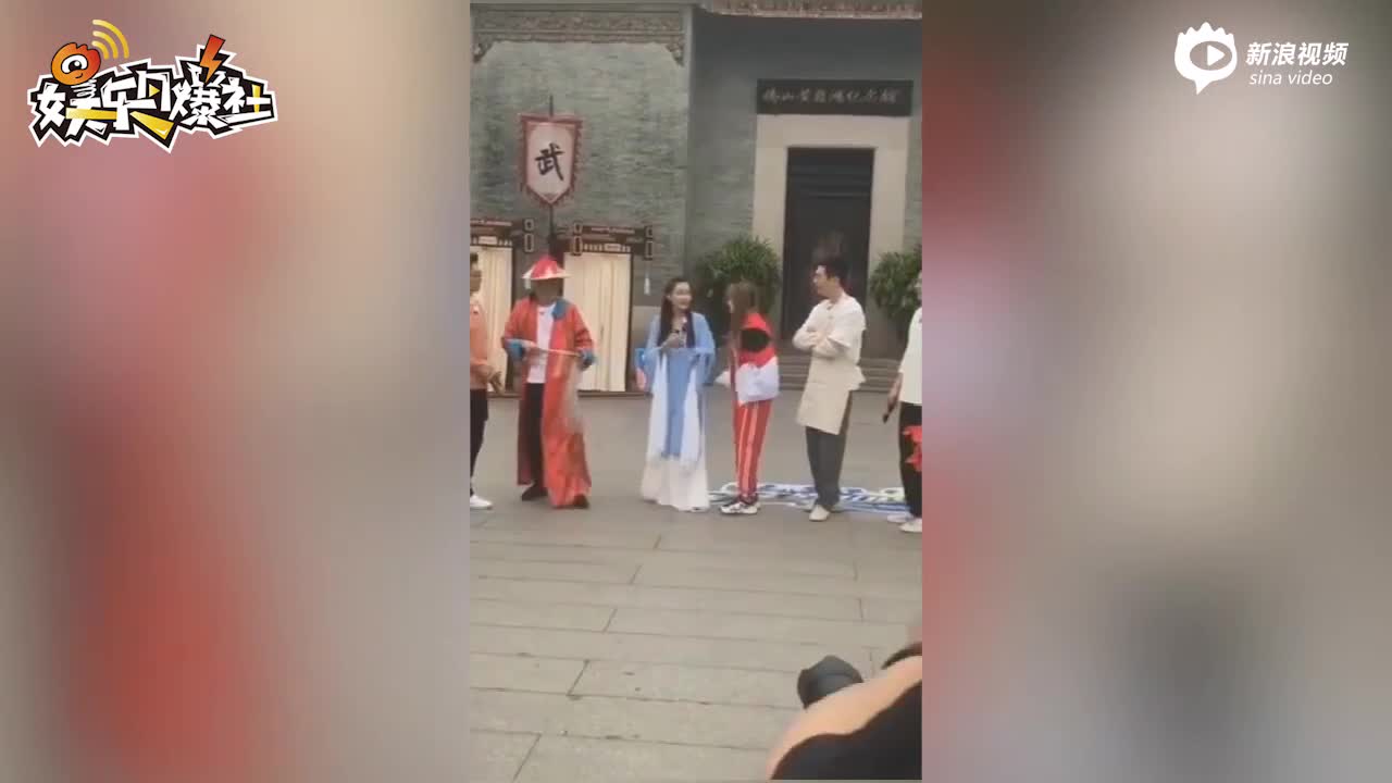 视频:宇航员登月视频调快速度后 整个画风忽然