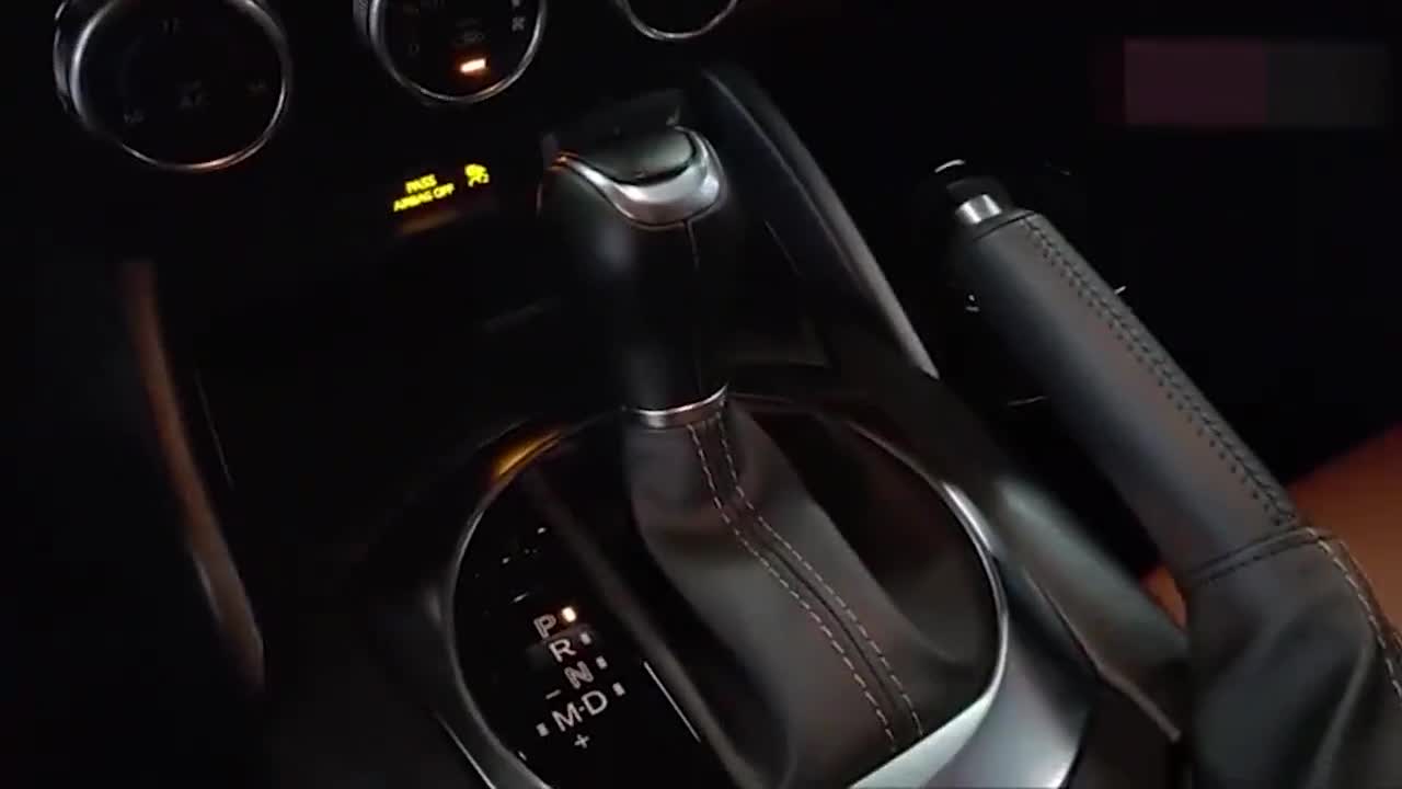 精巧跑车菲亚特124 Spider 与马自达MX-5比怎么样？