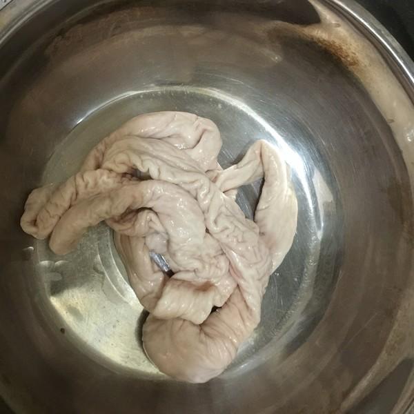 猪大肠怎么样去除骚臭味?做了10年的师傅分享