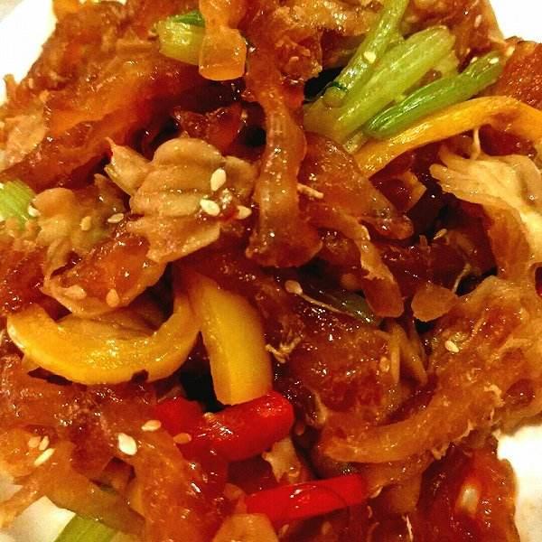 牛猪肉,白蹄筋,辣椒粉,干葱花,辣椒,芝麻,盐,生抽,辣椒油,花生油做法韭菜蒜末馅的蒸包做法图片