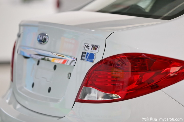 外表小巧内在实用,江淮新能源iEV7L到店实拍
