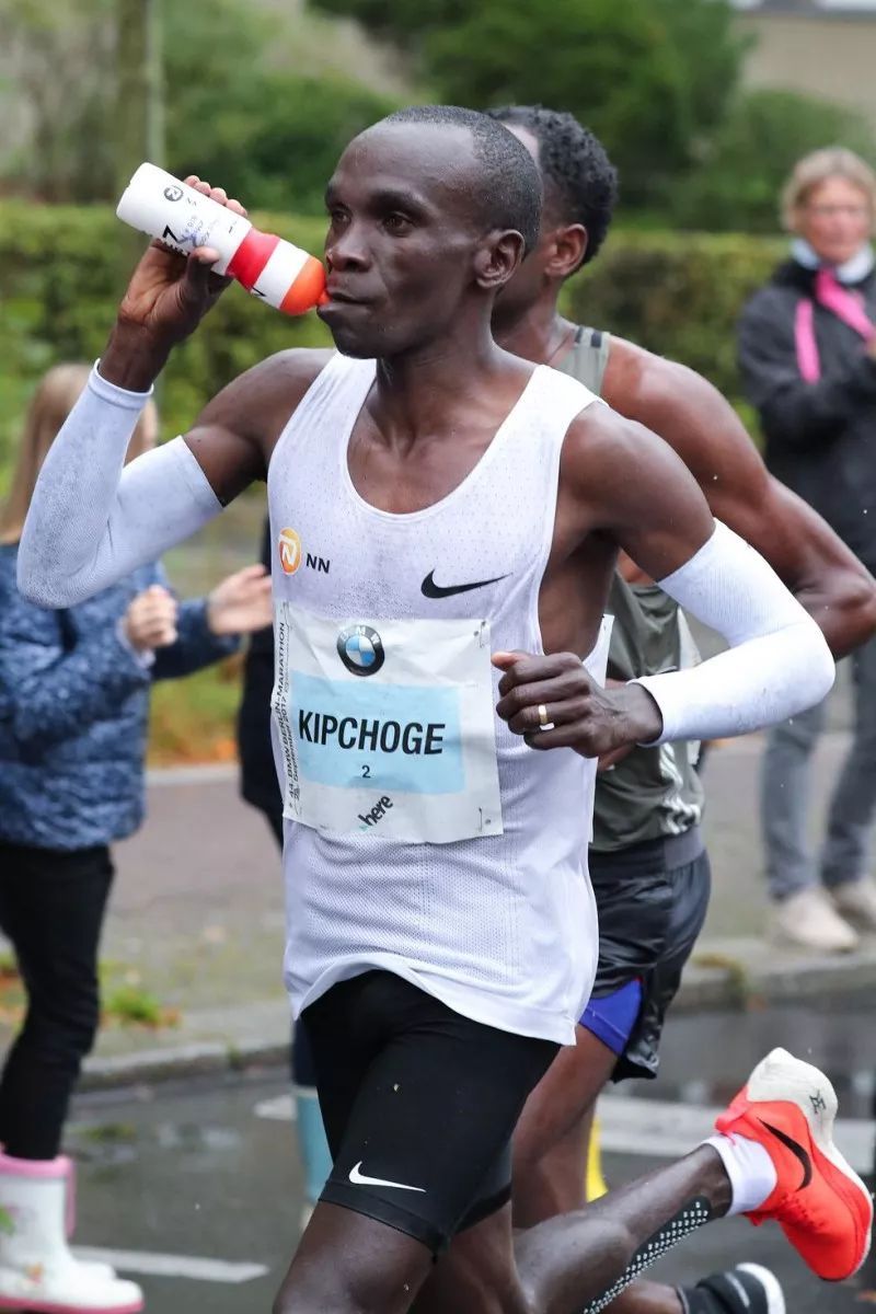 八卦!基普乔格都是怎么进行补给的，带你去看波马女子亚军的菜谱!!