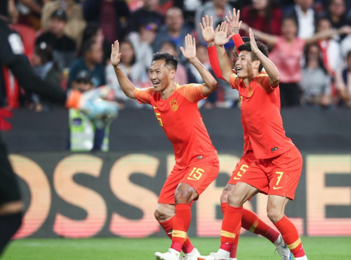 国足展现巴萨式配合,中国伊涅斯塔独造3球,助