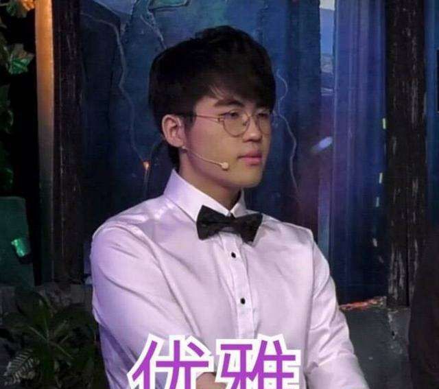 lol:姿态没参加德杯居然是在练英雄配音,退役或许是真