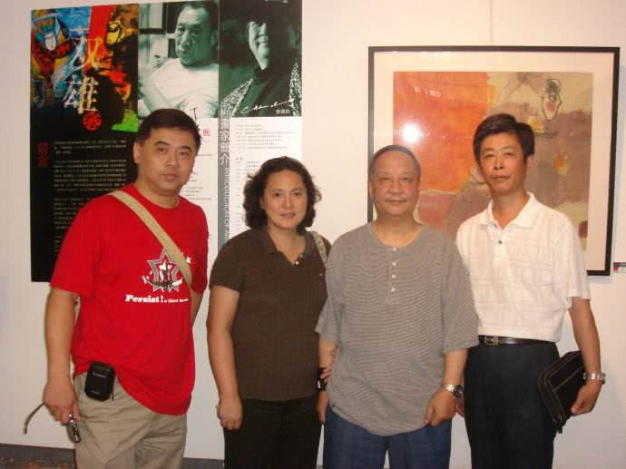 一婚嫁同龄男演员，二婚嫁大15岁画家，如今儿子长得阳光帅气