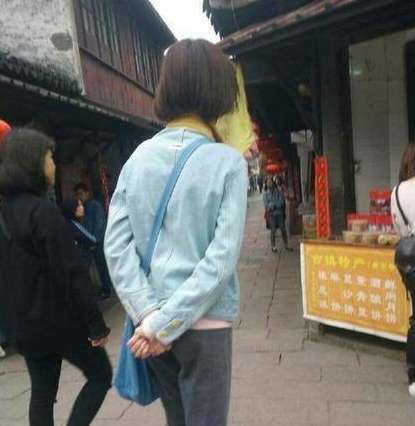 明星驼背是什么感觉? 杨幂缩成1米5, 鹿晗流氓