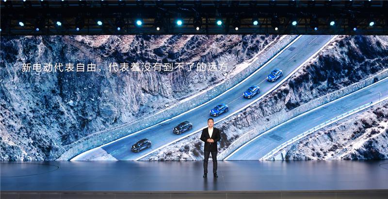 SERES首款新电动汽车SF5在重庆完成首秀，看点在哪里？