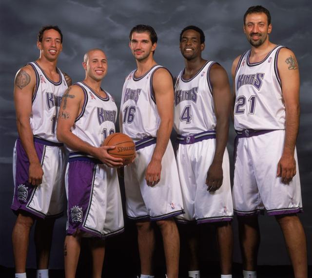都说联盟02年抢走了国王队的NBA总冠军，当年究竟发生了什么事？