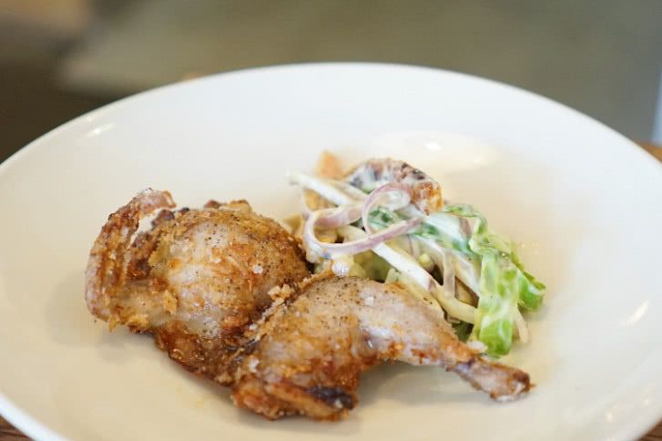 老外热议:中国人爱吃燕窝,为何却不吃燕子?网