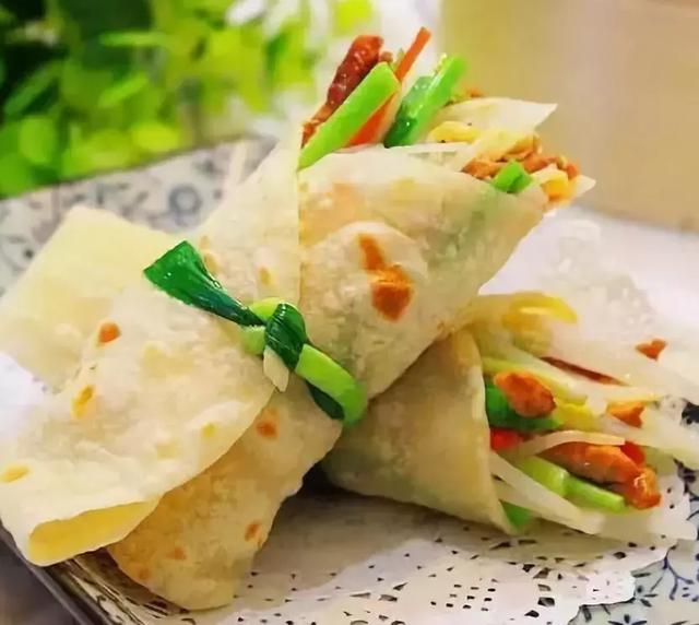 单饼简单快速做法,一次能烙两张,凉了不硬,卷土豆丝3张没够吃